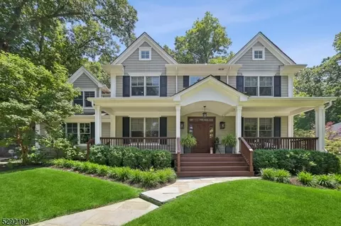 45 School Ave, Chatham Twp, NJ 07928