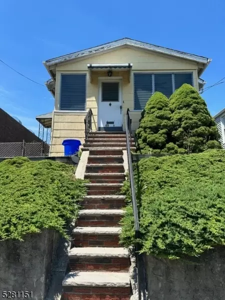 7 Quinton St, Belleville, NJ 07109