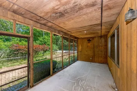 339 Split Rock Rd, Boonton, NJ 07005
