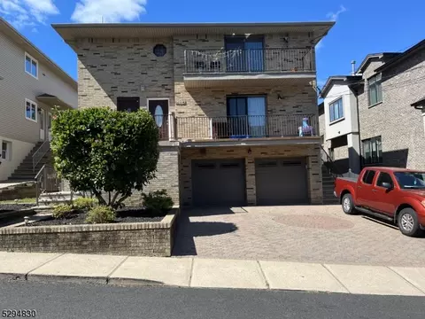 410 Jane St, Fort Lee, NJ 07024
