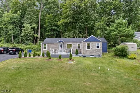 35 Bissell St, Mine Hill, NJ 07803