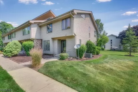 135 Mcpeek Rd, Lafayette, NJ 07848