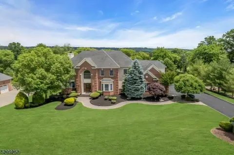 574 Glen Ridge Dr S, Bridgewater, NJ 08807