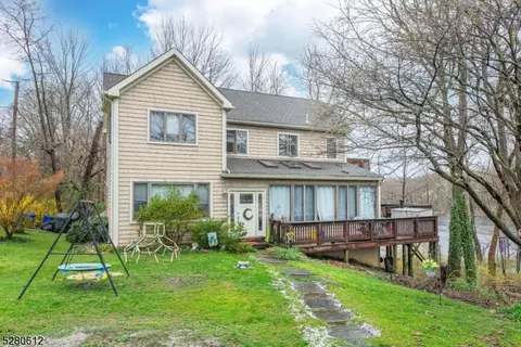 10 Leonard Ave, West Milford, NJ 07480