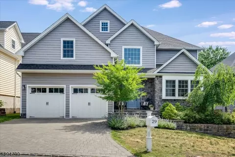 29 Mountain Top Ter, Little Falls, NJ 07424
