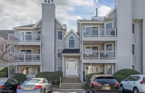 30 Quartz Ln #30, Paterson, NJ 07501