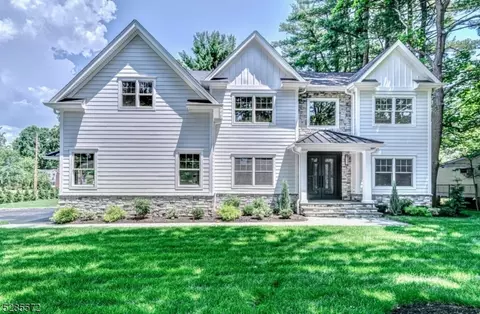2 Felch Rd, Florham Park, NJ 07932