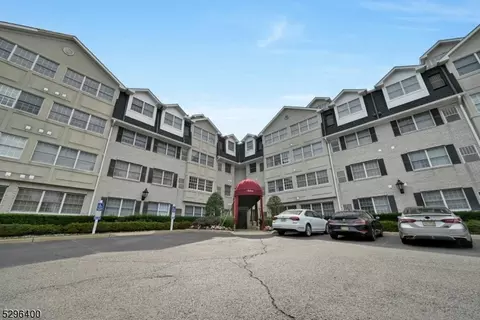 131 Clinton Pl #310, Hackensack, NJ 07601