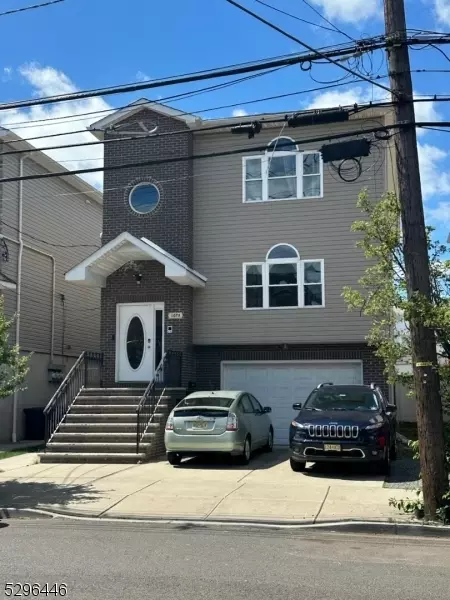 1078 E Grand St, Elizabeth, NJ 07201