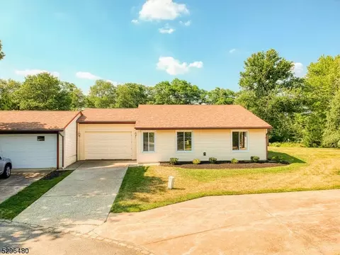 148 Maclura Plz # C, Monroe Township, NJ 08831