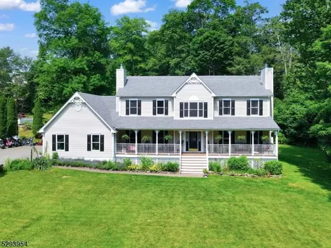 31 Charissa Ct, West Milford Twp, NJ 07421