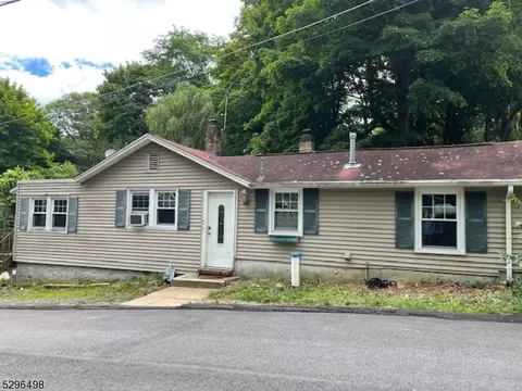 5 Lincoln Dr, Sparta, NJ 07871