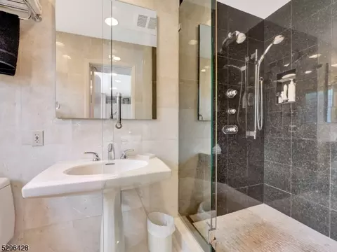 89 Baldwin Ter, Wayne, NJ 07470 photo 29