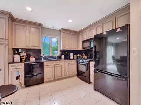 89 Baldwin Ter, Wayne, NJ 07470 photo 23