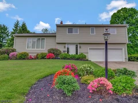 89 Baldwin Ter, Wayne, NJ 07470
