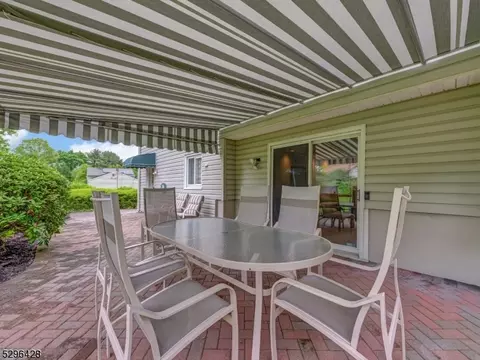89 Baldwin Ter, Wayne, NJ 07470 photo 9