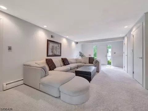 89 Baldwin Ter, Wayne, NJ 07470 photo 5