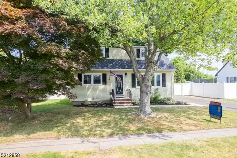 140 Valerie Dr, Manville, NJ 08835