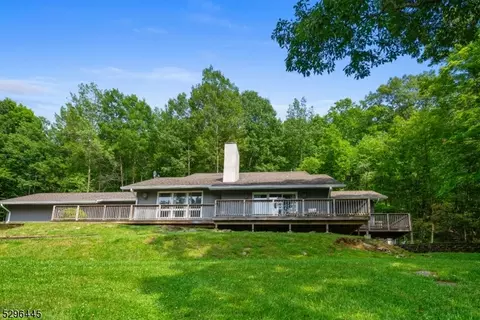 25 Ely Ln, Sparta, NJ 07871