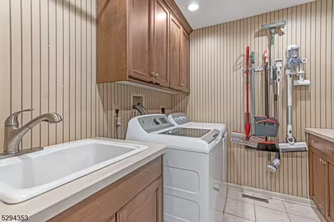 2 Britton Dr, Flemington, NJ 08822 photo 10