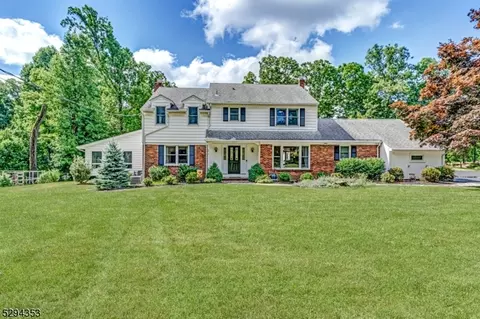 2 Britton Dr, Flemington, NJ 08822