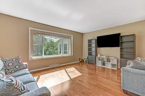 2 Britton Dr, Flemington, NJ 08822 photo 3