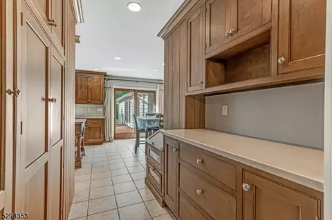2 Britton Dr, Flemington, NJ 08822 photo 6