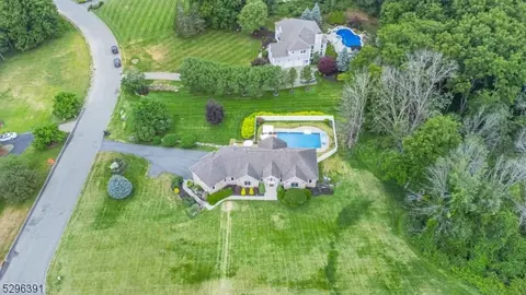 1 Carpenter Pl, Sparta, NJ 07871