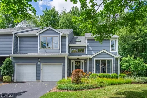 20 Raven Dr, Morristown, NJ 07960