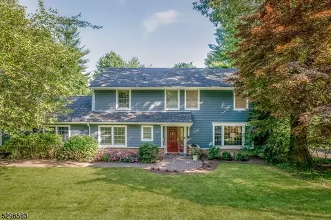 37 Hillside Ter, Summit, NJ 07901