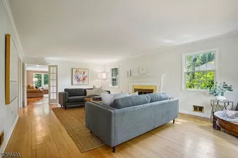 37 Hillside Ter, Summit, NJ 07901 photo 4
