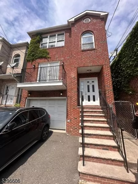 47 Poinier St, Newark, NJ 07114