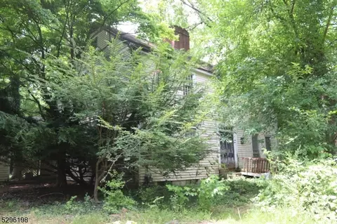 660 Lake Dr, Princeton, NJ 08540