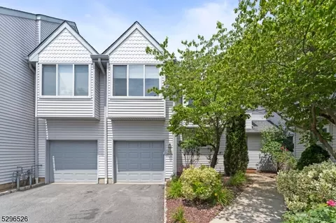 14 Constitution Ct, Montville, NJ 07045