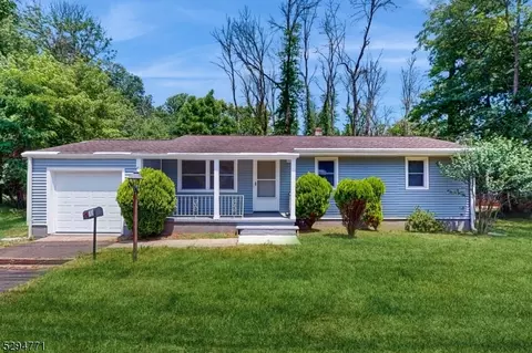 73 Warrenville Rd, Middlesex, NJ 08846