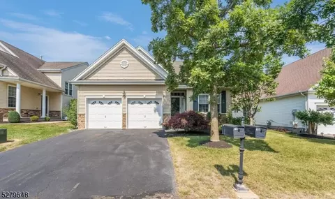 15 Hancock Pl, Franklin Twp, NJ 08873