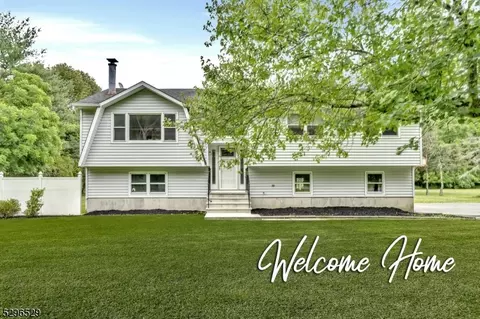 13 Ward Rd, Hardwick Twp, NJ 07825