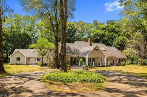 46 Ironia Rd, Randolph, NJ 07869