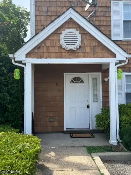 15 Delavan Ct, New Brunswick, NJ 08901