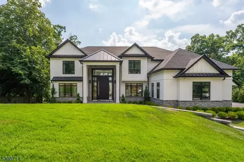 58 Toms Lake Rd, Wayne, NJ 07470