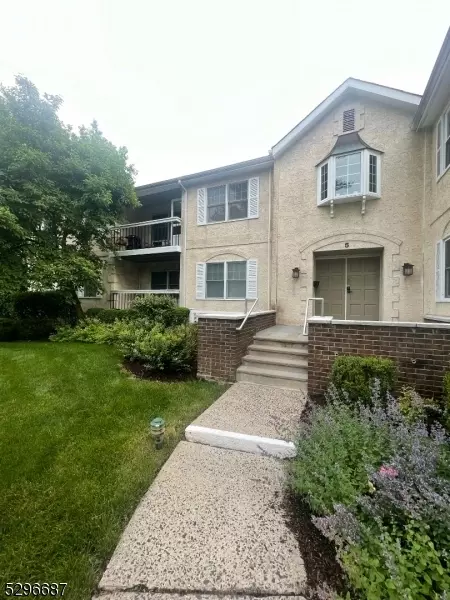 5 Heritage Dr # A, Chatham Twp, NJ 07928
