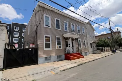 7 Goble St, Newark, NJ 07114