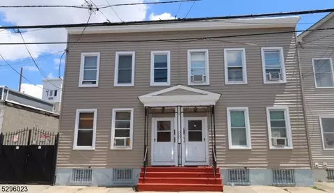 9 Goble St, Newark, NJ 07114