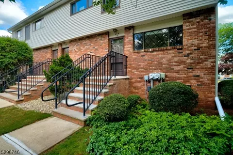 673 A2 Dover Ct #A2, Hillsborough Twp, NJ 08844
