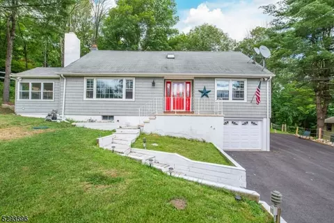 4 Margaret Ln, Sussex, NJ 07461