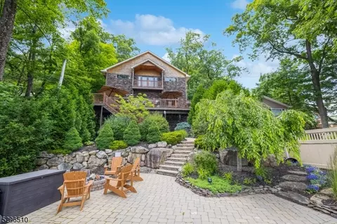 44 Mason St, Jefferson, NJ 07849