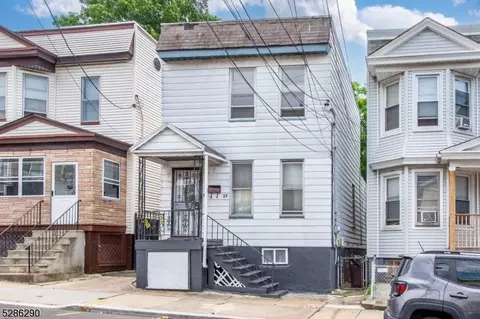 25 Arverne Ter, Irvington, NJ 07111