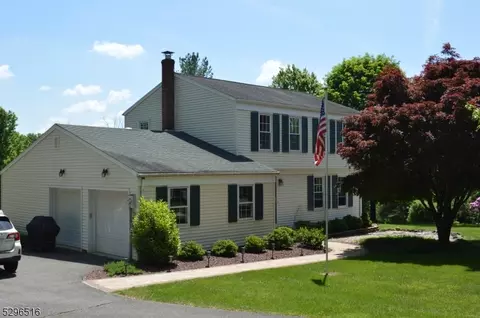 35 John Dr, Annandale, NJ 08801