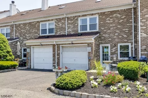 32 Tisbury Ct, Scotch Plains, NJ 07076