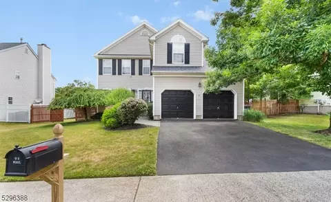 5 Evans Ln, Bridgewater, NJ 08807
